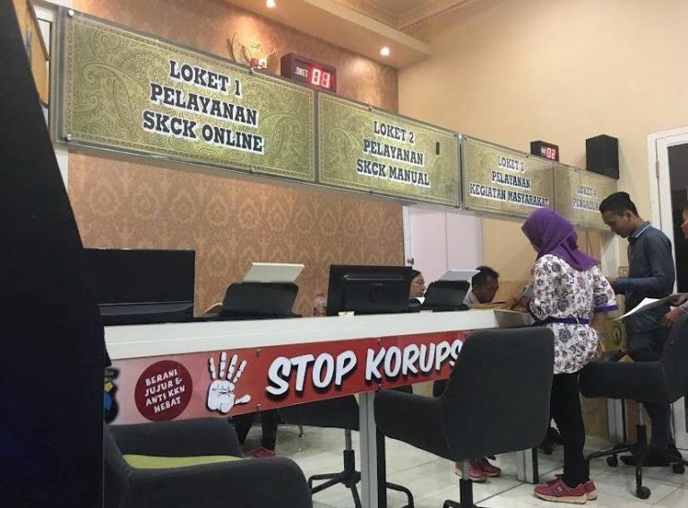 ( Foreigner Admission for Police Clearance Certificate in East Java Regional Police Headquarters)